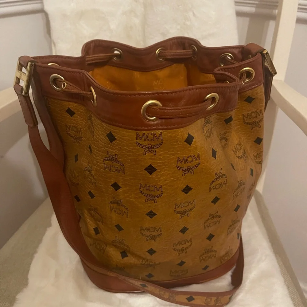 MCM Authentic Bucket Bag - Picture 3 of 9